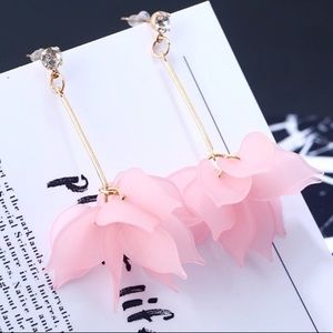 🔹2/$20 Boho Resin Flower Earrings CZ Posts